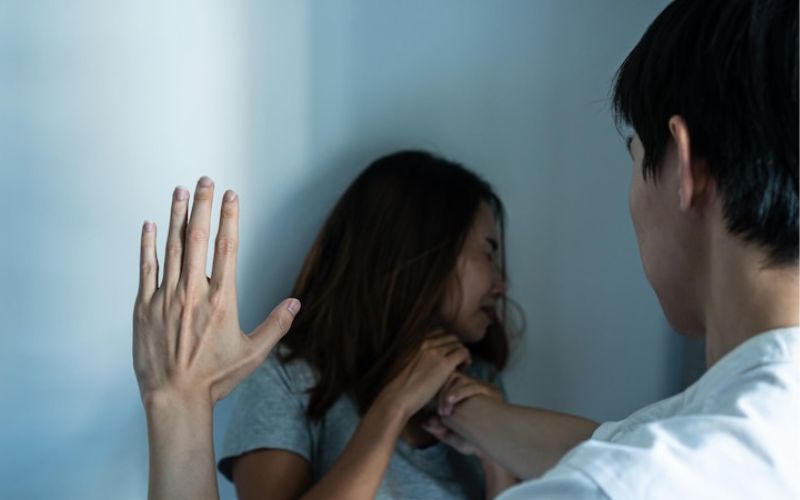 Nghĩ chồng được quyền đánh đập khi vợ sai