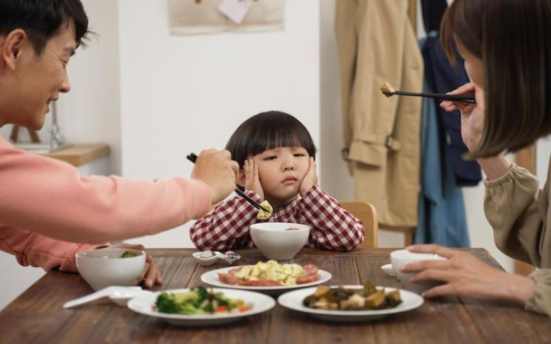 Dạy con: Đừng lo chuyện bao đồng