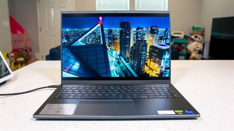 Những tiêu chí lựa chọn laptop cho sinh viên học kỹ thuật