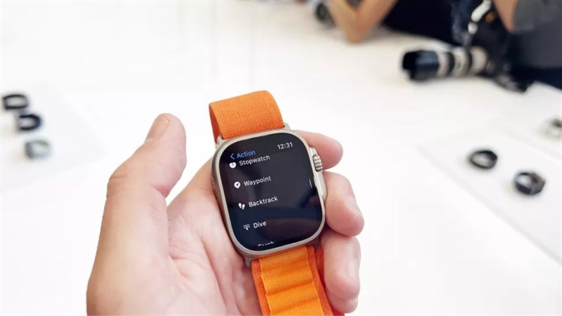 Apple Watch Ultra 2023 sẽ tiếp tục được tập trung vào các tính năng hỗ trợ các hoạt động thám hiểm, khẩn nguy. 