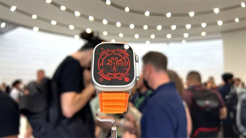 Apple Watch Ultra vẫn được giữ lại phong cách thiết kế truyền thống.