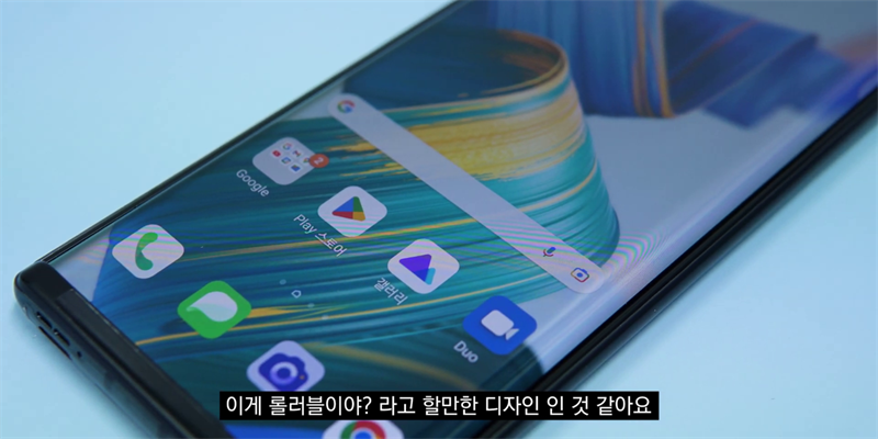 LG Rollable có thiết kế rất tốt không tạo cảm giác khó chịu khi cầm nắm