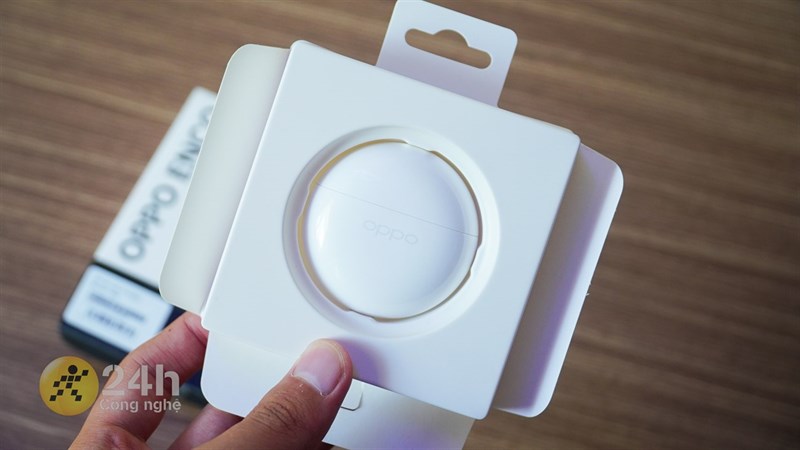 Trên tay OPPO Enco Buds2: Thiết kế nhỏ gọn, âm thanh sống độngq Trên tay OPPO Enco Buds2: Thiết kế nhỏ gọn, âm thanh sống động