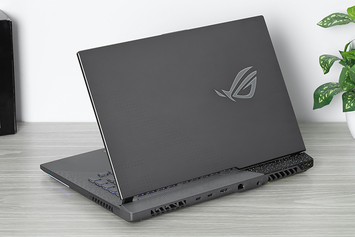 Laptop Asus ROG có phong cách hầm hố, đậm chất gaming