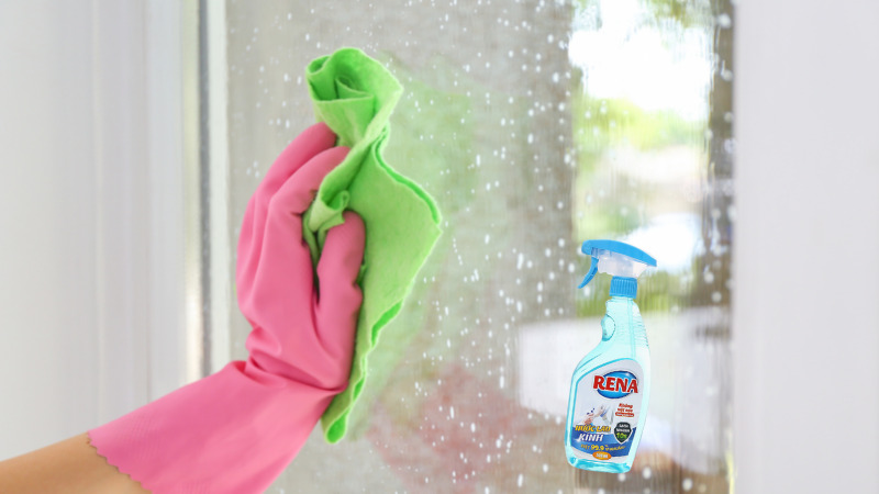 Cách sử dụng nước lau kính Rena