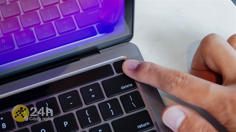 TouchID thì nhạy khỏi phải bàn luôn các bạn ạ. TouchID thì nhạy khỏi phải bàn luôn các bạn ạ.