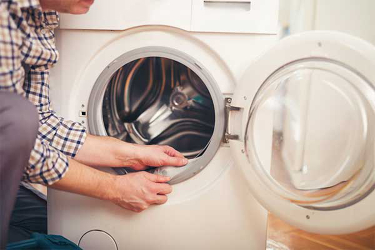 Sửa gioăng cao su bị hở ở cửa máy giặt 
