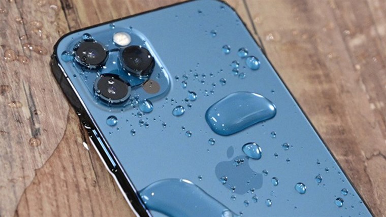 iPhone 12 Pro Max được thiết kế để chịu được áp suất bao nhiêu?

