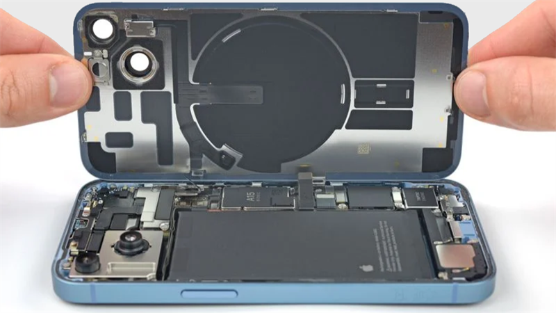iFixit cho biết iPhone 14 có cách thiết kế dễ dàng tháo mặt lưng iFixit cho biết iPhone 14 có cách thiết kế dễ dàng tháo mặt lưng