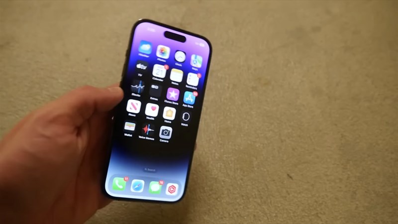 iPhone 14 Pro vẫn còn nguyên vẹn sau khi rơi