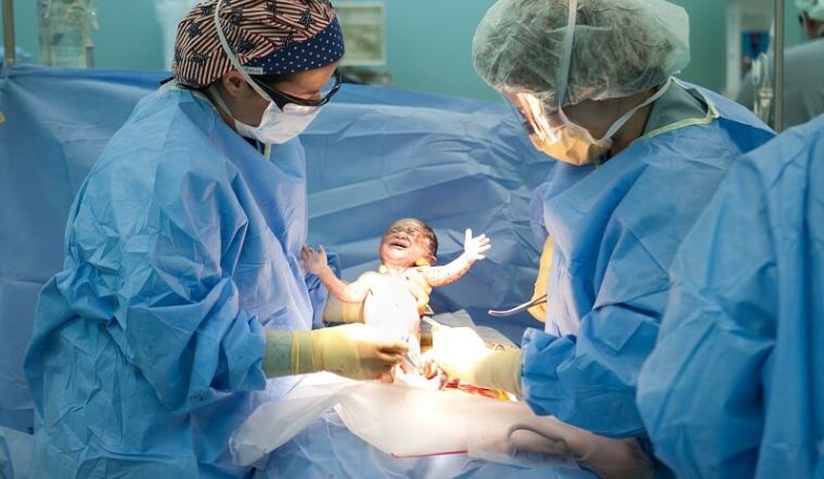 Trước khi sinh mổ cần chuẩn bị gì? Những điều cần biết 