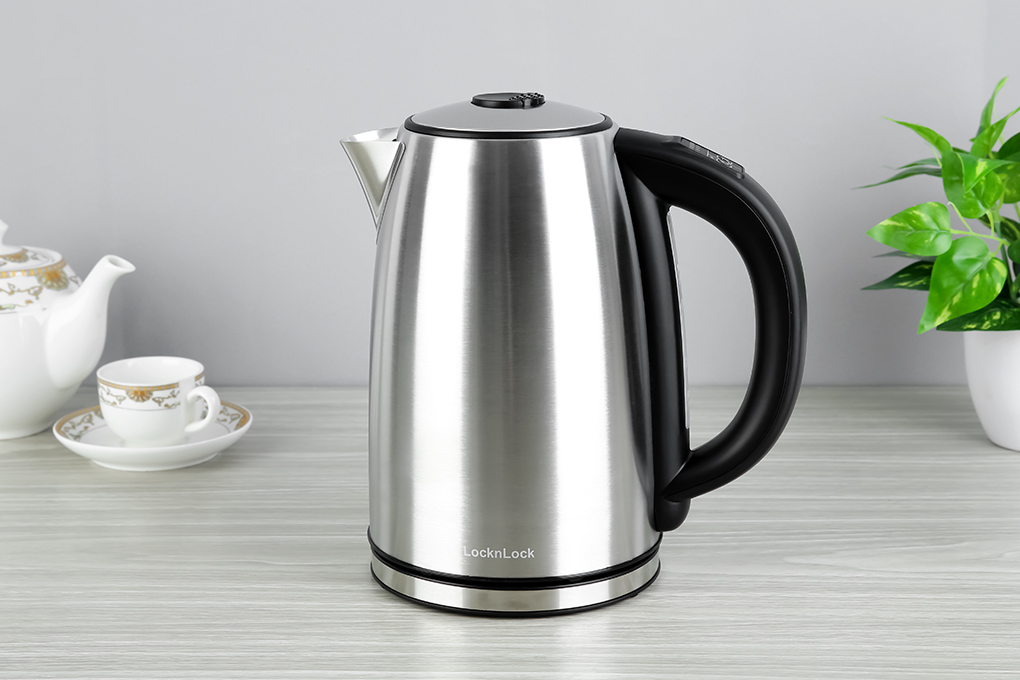 The Lock&Lock super fast boiling kettle will automatically turn off the power when the water boils