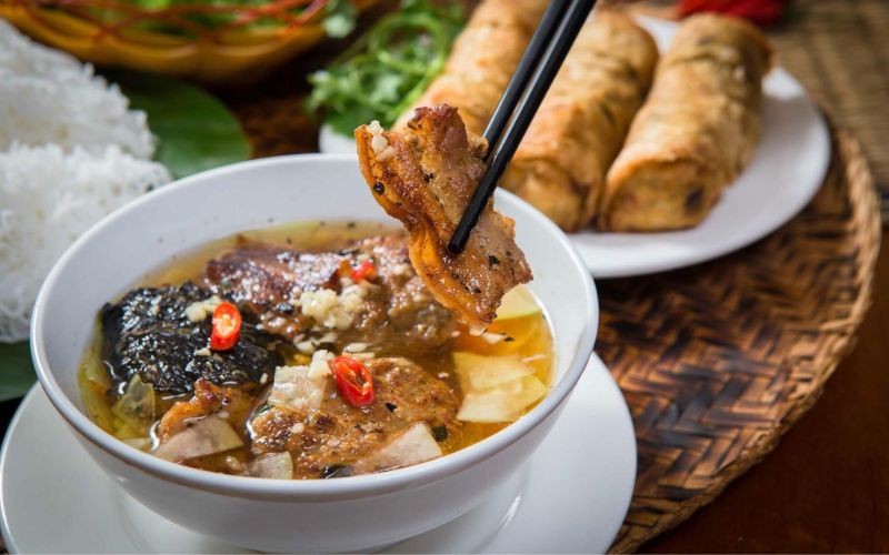 Bún chả Hàng Quạt