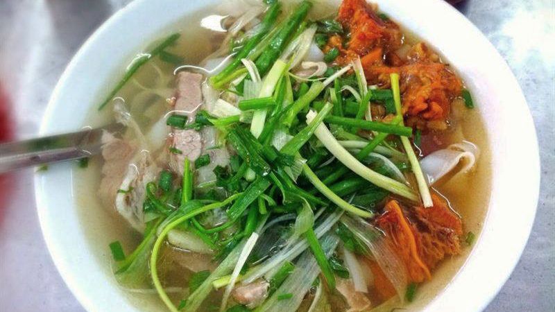 Quán ăn trưa quận Long Biên: Quán phở Đức Thịnh