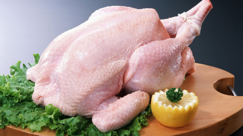 Vitamin B12 và taurine có trong thịt gà giúp định hình và tăng trưởng hệ cơ xương, giúp phát triển và duy trì chiều cao