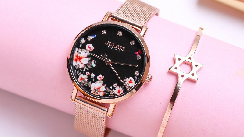 Watches make a gift with high aesthetics