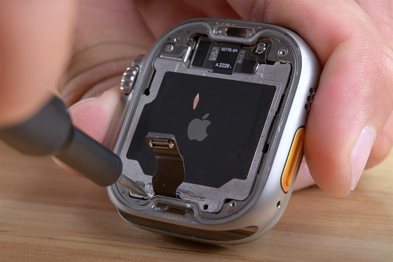 Apple Watch Ultra sử dụng con chip Apple S8 lõi kép xử lý tác vụ một cách nhanh chóng