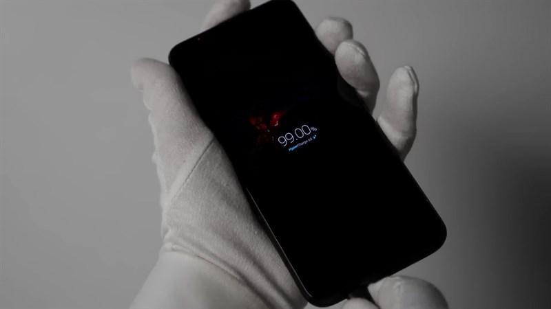 ROG Phone 6 BATMAN Edition được trang bị pin 6.000 mAh cùng sạc nhanh Quick Charge 5.0