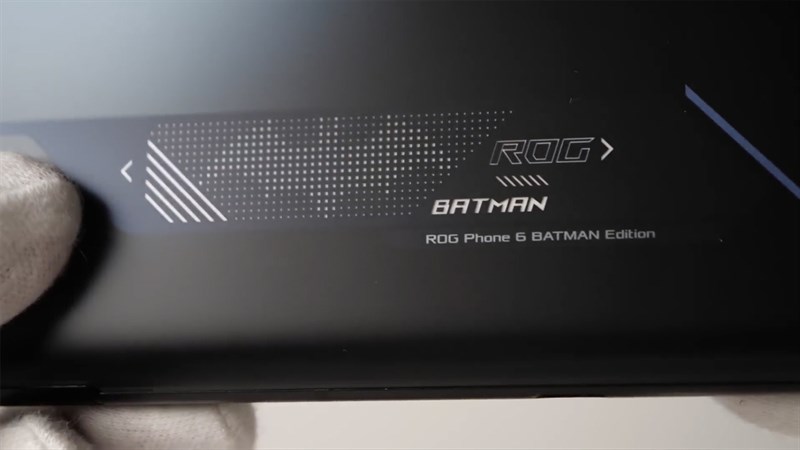 Trên tay ROG Phone 6 BATMAN Edition: Thiết kế cực ngầu, đầy sự bí ẩn