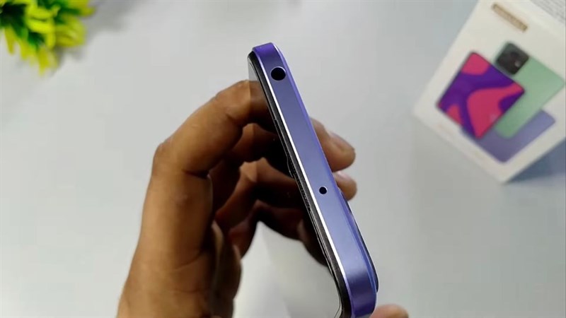 Cạnh trên của Redmi 11 Prime 4G.