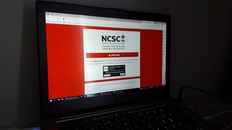 Một trang web có dấu hiệu vi phạm bị Trung tâm Giám sát không gian mạng cảnh báo. Một trang web có dấu hiệu vi phạm bị Trung tâm Giám sát không gian mạng cảnh báo.