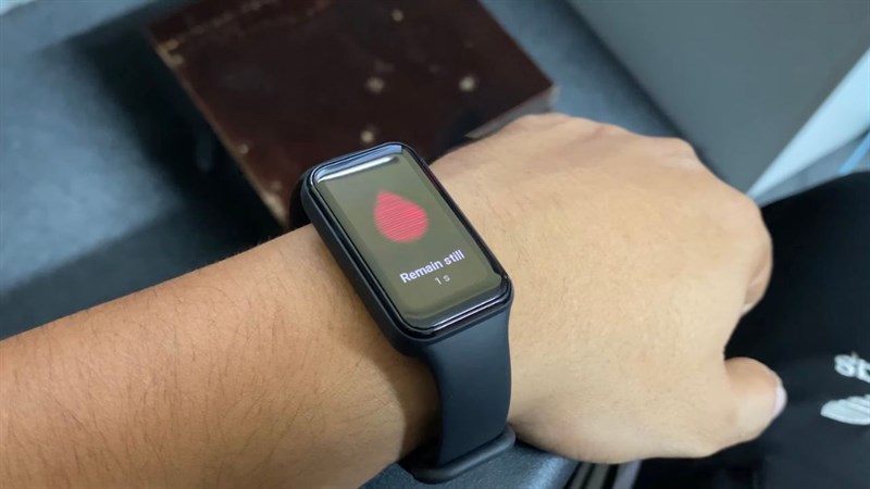 Amazfit Band 7 hỗ trợ theo dõi nhịp tim, lượng oxy trong máu, mức độ căng thẳng, theo dõi giấc ngủ, chu kỳ phụ nữ,...