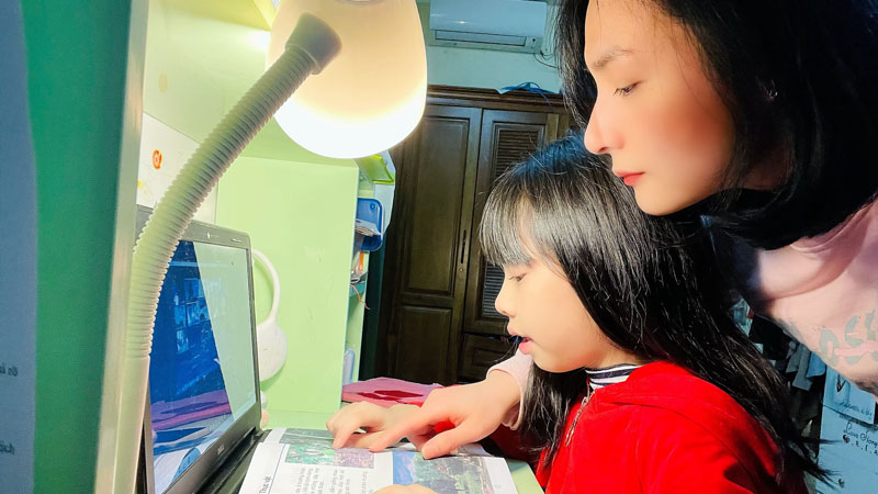 Làm bài tập về nhà cùng con Làm bài tập về nhà cùng con