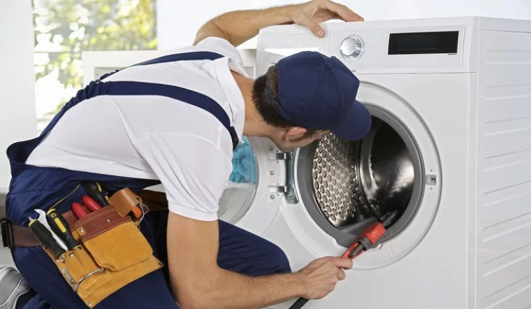 Cách xử lý đồ vật chẳng may bị kẹt trong máy giặt đơn giản