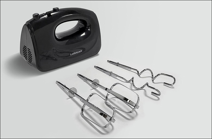 Máy đánh trứng Lock&Lock EJM501DGRY được trang bị que đánh trứng và que đánh bột, mang đến sự tiện lợi cho người dùng