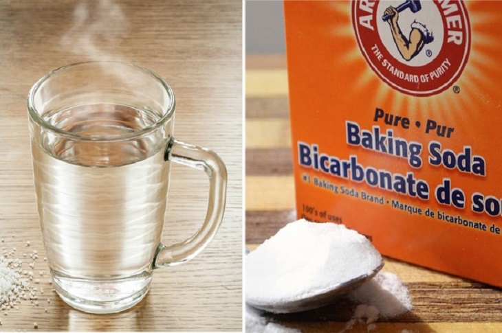 Sử dụng giấm hoặc bột baking soda để vệ sinh bình giữ nhiệt