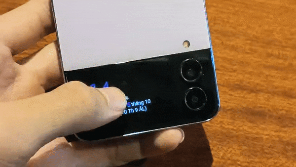 Mẹo sử dụng màn hình ngoài trên Samsung Galaxy Z Flip4