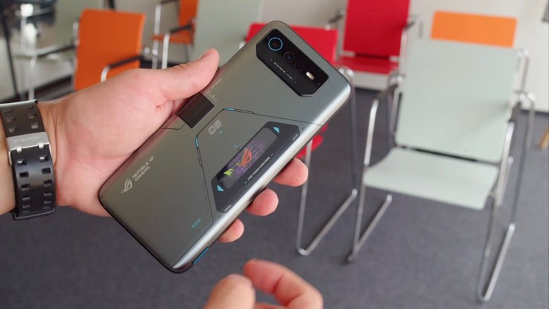 Tác giả nhận xét rằng mình đã có một khoảng thời gian tuyệt vời khi sử dụng ROG Phone 6D Ultimate.