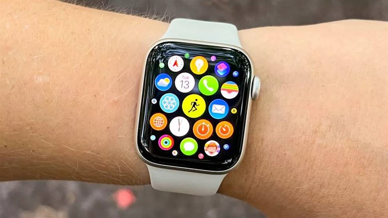 Trên tay Apple Watch SE 2022