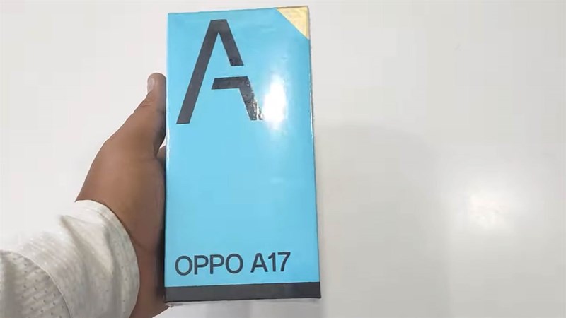 Trên tay OPPO A17: Giá 3.6 triệu, dùng Helio G35, pin lớn 5.000 mAh
