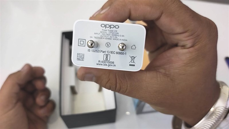 Trên tay OPPO A17: Giá 3.6 triệu, dùng Helio G35, pin lớn 5.000 mAh