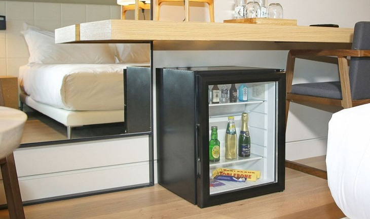 Tủ lạnh minibar có vị trí lắp đặt linh hoạt trong phòng