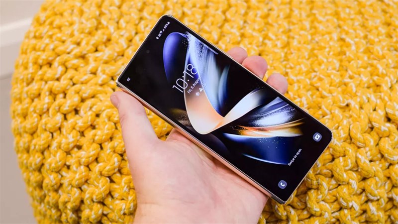 Galaxy Z series giảm giá đậm sâu đến 10 triệu, có cả Fold 4 và Flip 4