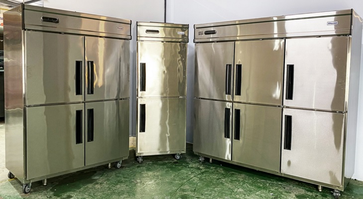 Tủ đông công nghiệp có dung tích lớn hơn hẳn so với tủ đông thông thường sử dụng trong các hộ gia đình