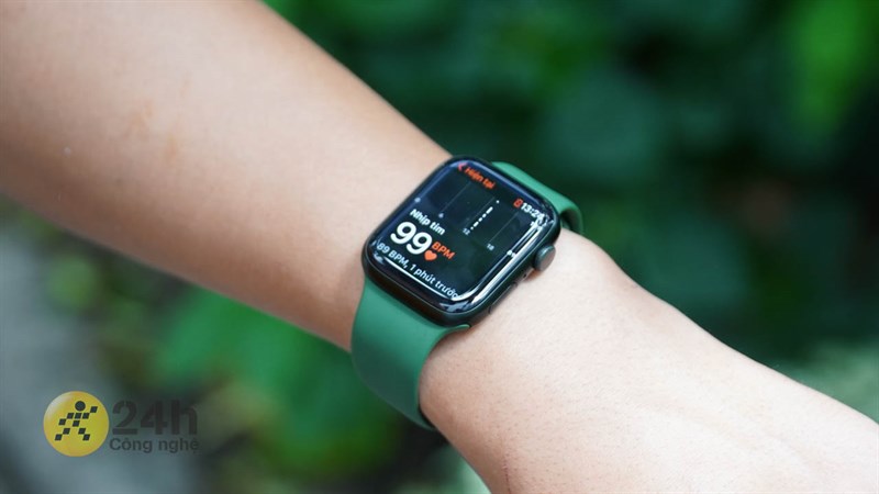 Ngoài các tính năng sẵn có thì Apple Watch S8 được bổ sung thêm nhiều tính năng mới