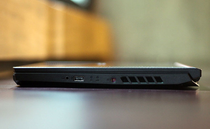 Laptop Acer Nitro 5 được trang bị đầy đủ các cổng kết nối
