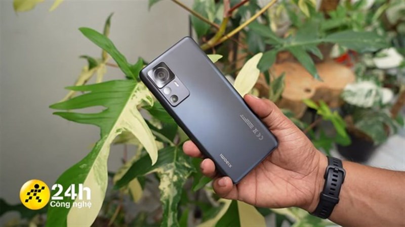 Thiết kế mặt lưng trên Xiaomi 12T Pro Thiết kế mặt lưng trên Xiaomi 12T Pro