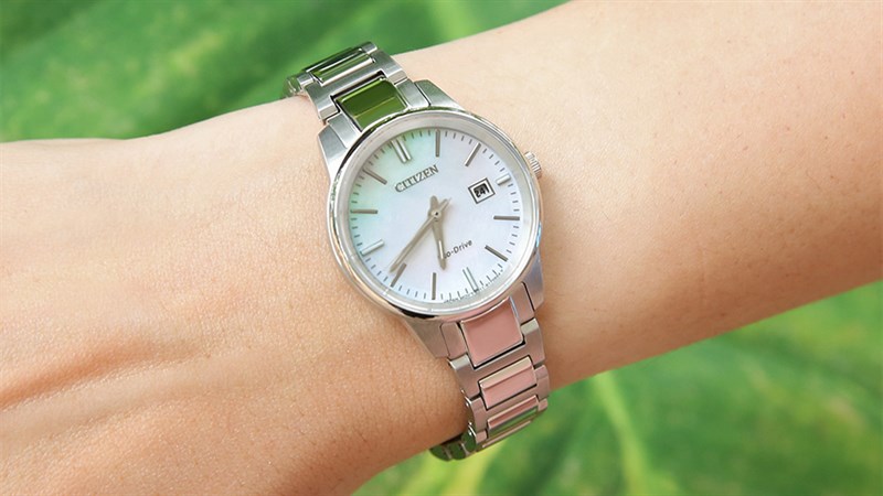 Chỉ còn 5 ngày nữa là 20/10, gợi ý 7 mẫu đồng hồ đang giảm giá ngon Chỉ còn 5 ngày nữa là 20/10, gợi ý 7 mẫu đồng hồ đang giảm giá ngon