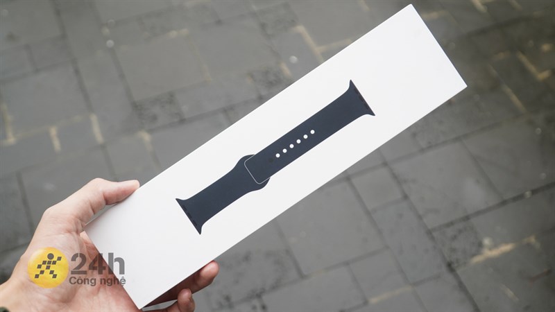 Đây là hộp đựng phần dây đeo của Apple Watch Series 8.