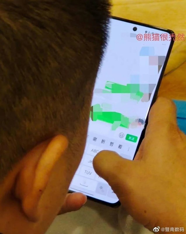 OPPO Reno9 lộ thiết kế thực tế với cụm ba camera sau