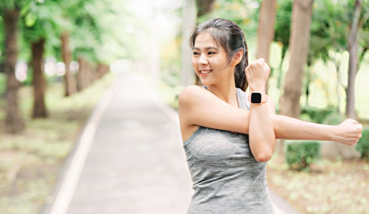 Cách khởi động và thả lỏng cơ thể khi tập thể dục nhịp điệu aerobic