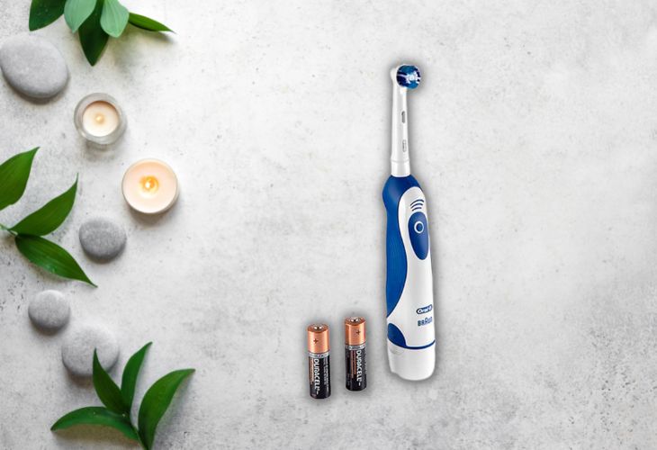 Bàn chải pin sử dụng pin AA để hoạt động