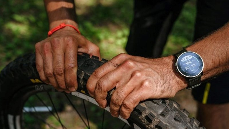 Suunto 9 Peak Pro được trang bị thêm khả năng sạc nhanh giúp cải thiện thời gian sạc tốt nhất