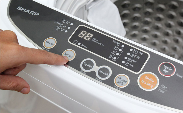 Máy giặt Sharp sẽ báo lỗi E4 lên bảng điều khiển