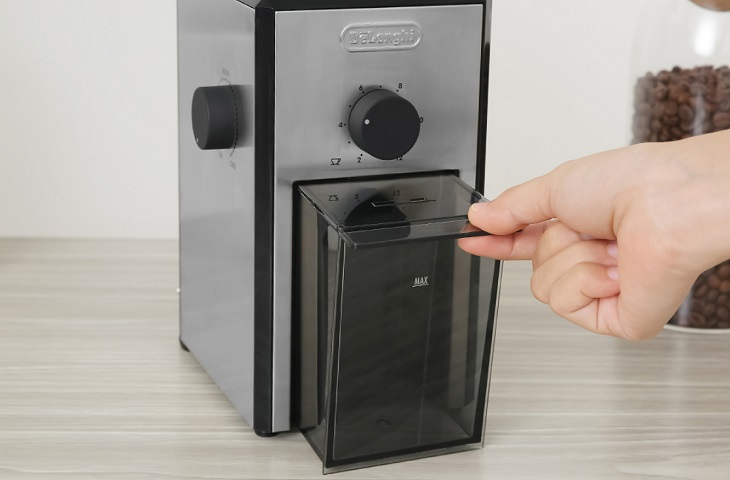 Máy Xay Cà Phê Delonghi KG89 chỉ hoạt động khi có khay chứa