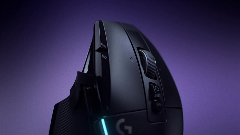 Các phím bấm cùng thiết kế vẫn tuân thủ theo truyền thống